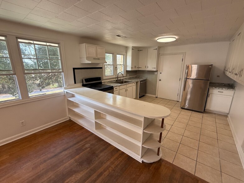 Building Photo - 165 Bankston Rd