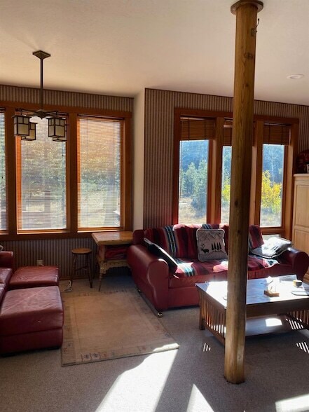 Building Photo - 33856 Hawkweed Way