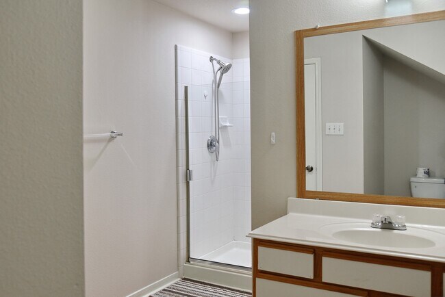 Building Photo - 1106 Mossy Branch St