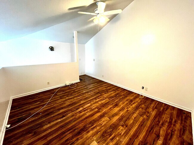 Building Photo - 13711 Yarmouth Ct