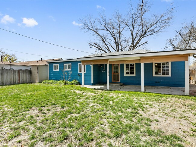 Building Photo - 1708 Probasco Way