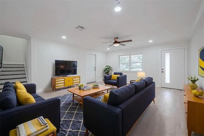 Building Photo - 1623 Fawnhope Dr