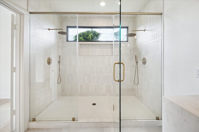 Building Photo - 10159 Brinwood Dr