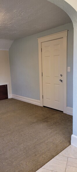 Building Photo - 1549 Idaho Ave