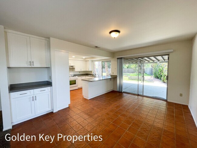 Building Photo - 3BR/BA Single-level home in Fire Mountain!...
