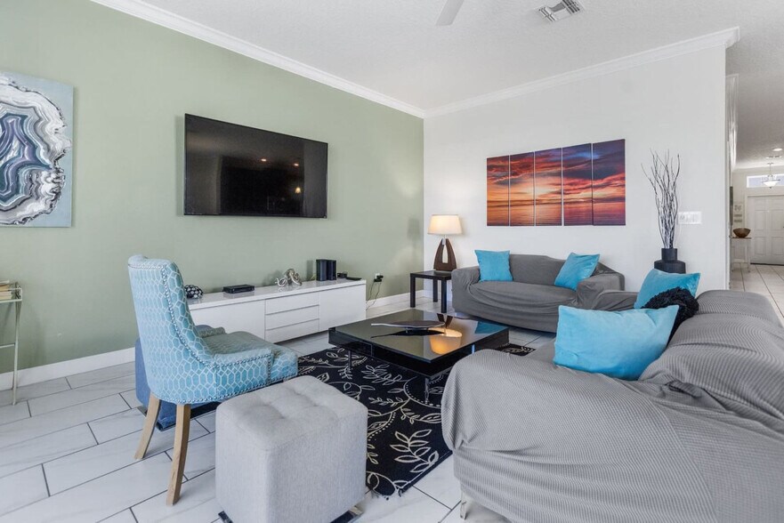 Building Photo - 4743 Kings Castle Cir