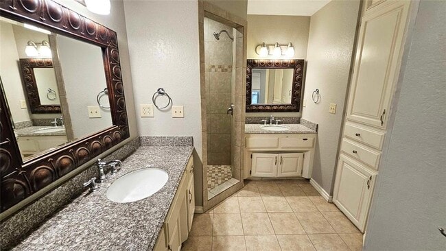 Building Photo - 1212 Knights Bridge Rd