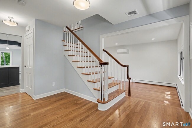 Building Photo - 145 Casmir Dr