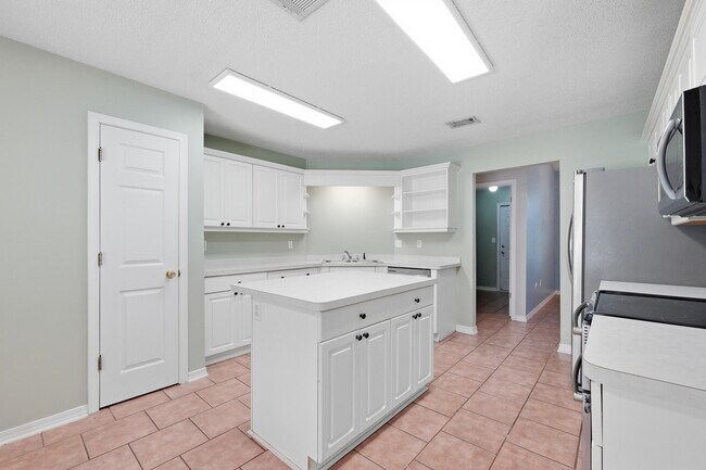Building Photo - 1243 Jefferyscot Dr