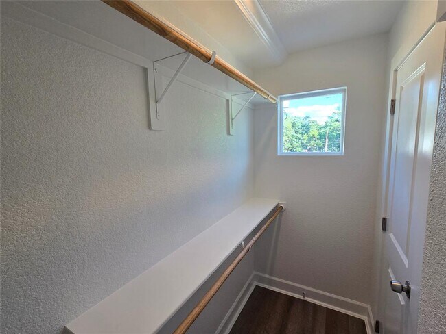 Building Photo - 16710 Timberglen St