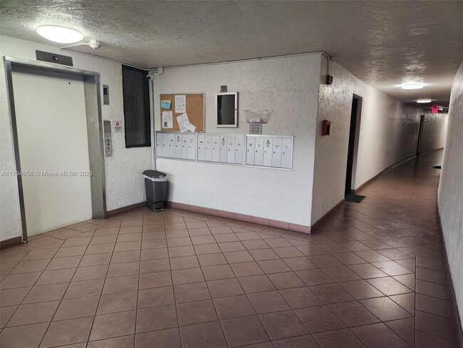 Building Photo - 5201 Orduna Dr