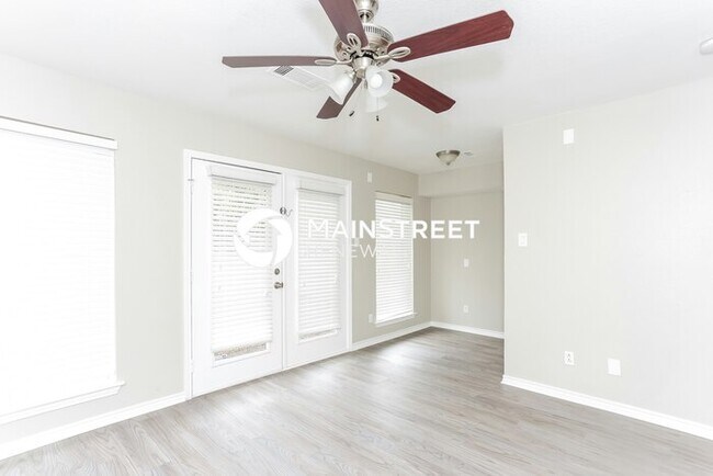 Building Photo - 4 Bedroom Pet-Friendly Home in Garland, TX...