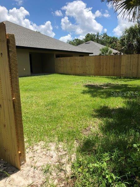 Building Photo - 17113 Thompson Ave