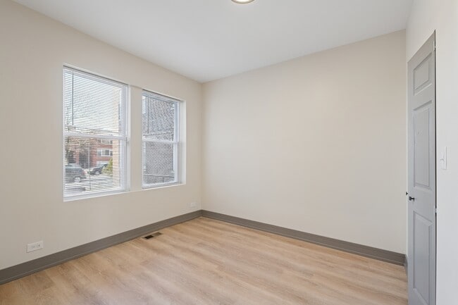 Building Photo - 9635 S Forest Ave