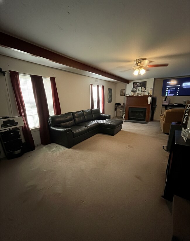 Building Photo - Coming Soon: Fully Remodeled 3 Bed, 2 Bath Home in Centerville!