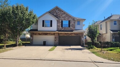 Building Photo - 11428 Hackmatack Way