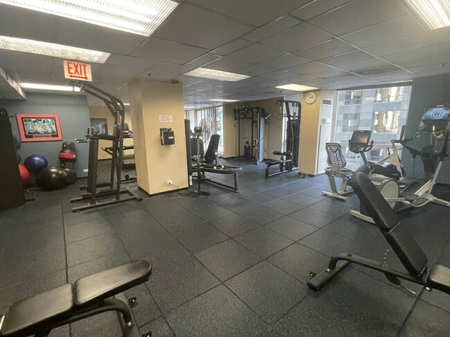 Building Photo - 200 N Dearborn St