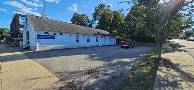 Primary Photo - 1193 Eddy St