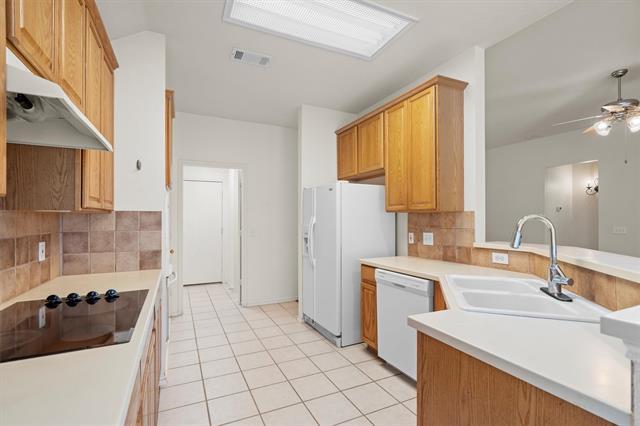 Building Photo - 6604 Hayling Way