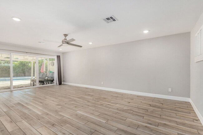 Building Photo - Beautiful Home available to lease!