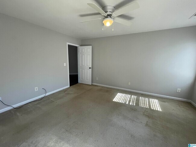 Building Photo - 4007 Cambridge Dr