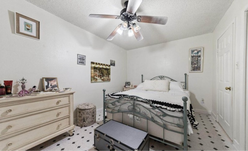 Building Photo - 100 Teal Ln