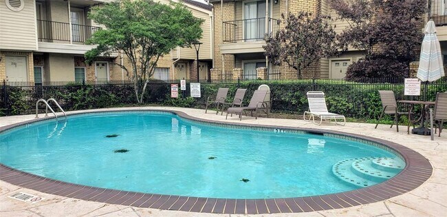 Building Photo - 3600 Jeanetta St