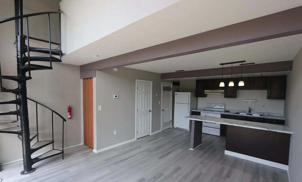 Primary Photo - 765 Lonedell Rd