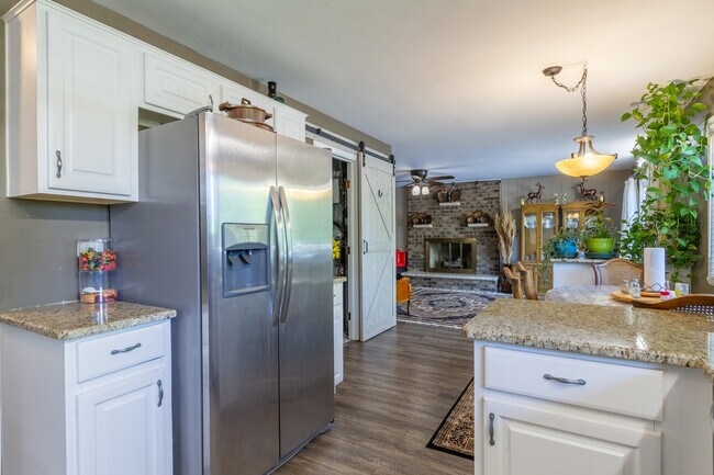 Building Photo - 1126 Tiverton Ct