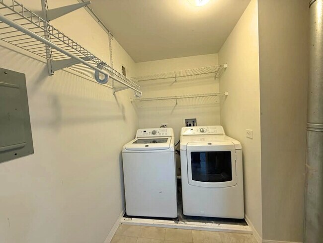 Building Photo - 97 Burr Oak Ln