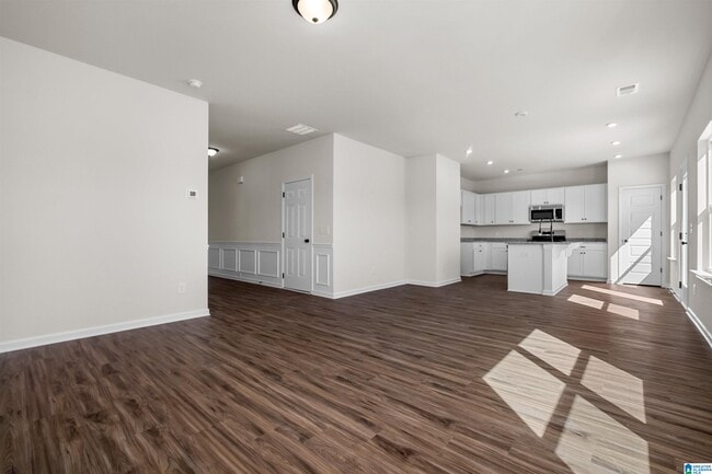 Building Photo - 608 Pine Valley Trl