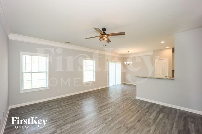 Building Photo - 121 Fairview Dr