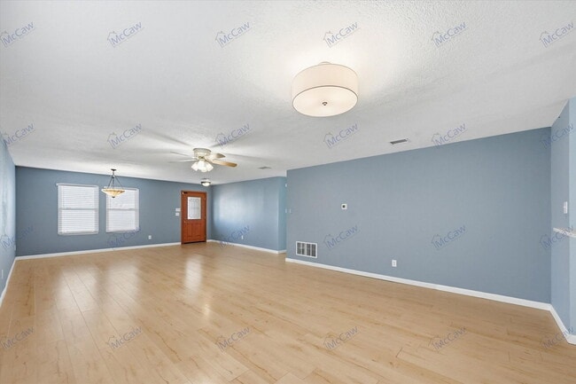 Building Photo - 8401 Swan Park Dr