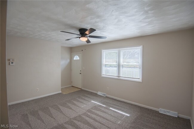 Building Photo - 3945 S Schenley Ave