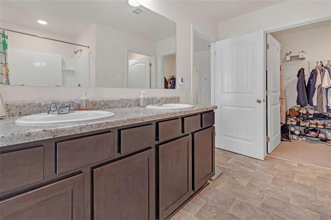 Building Photo - 3741 Makeover Ct