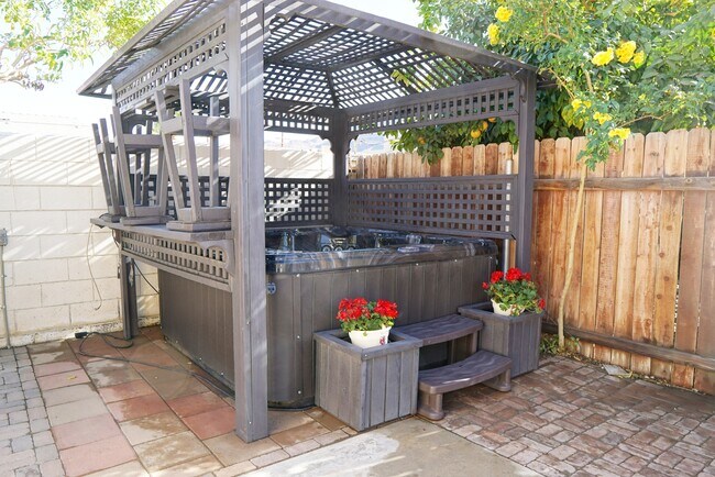 Building Photo - 51660 Avenida Villa