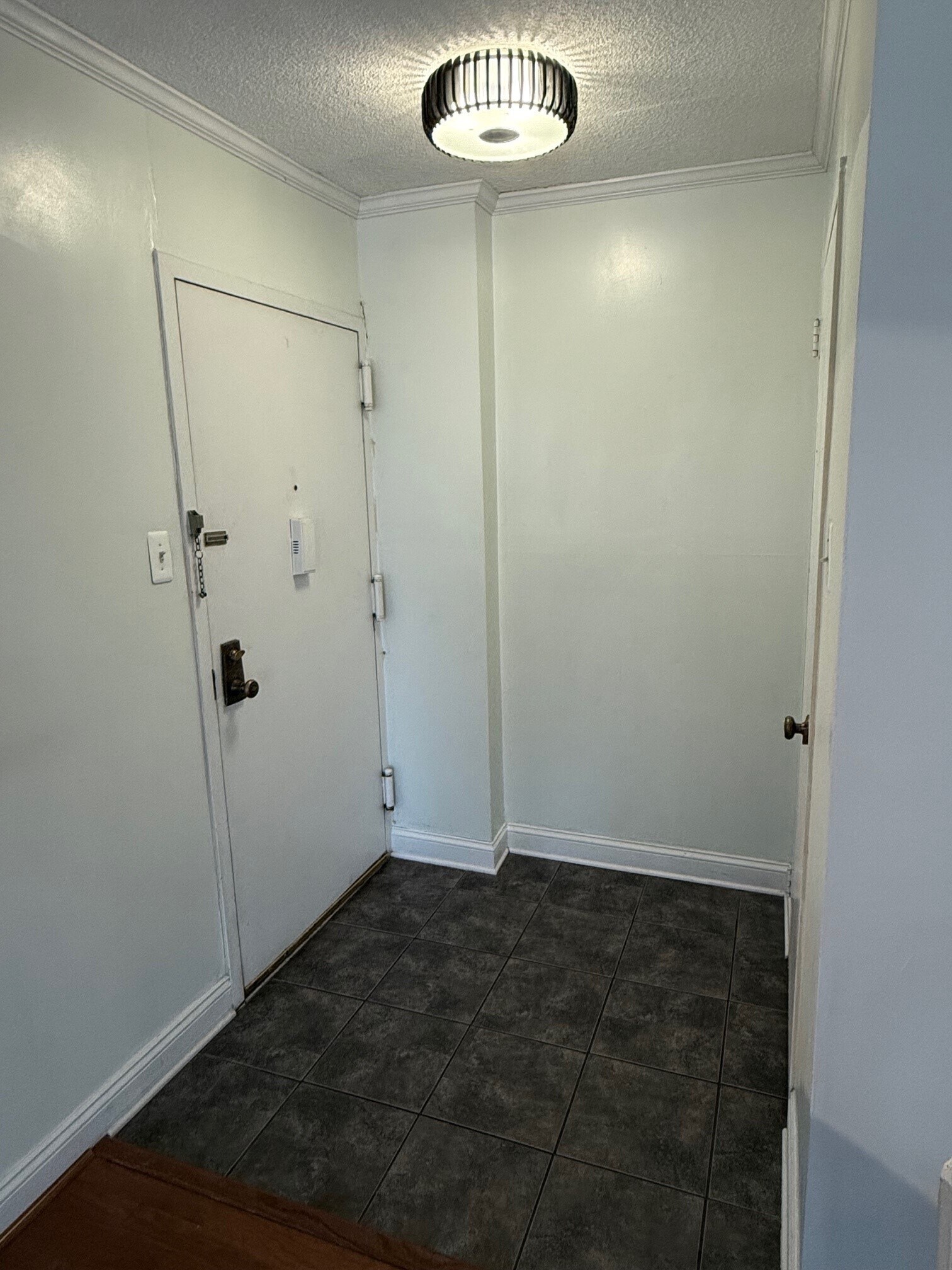 Building Photo - 2059 Huntington Ave