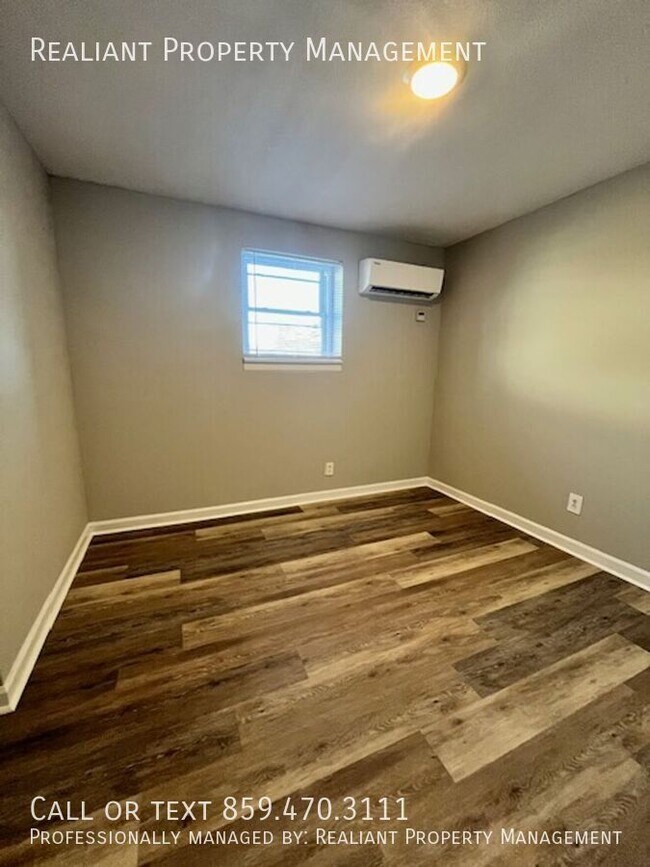 Building Photo - 2082 Fairmont Ct