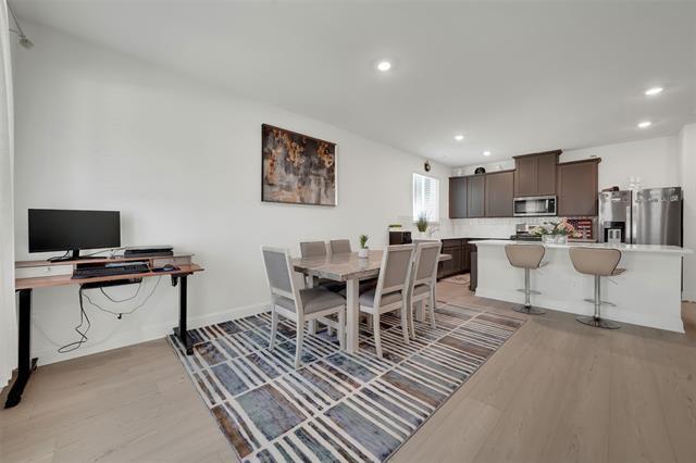 Building Photo - 650 Jupe Wy