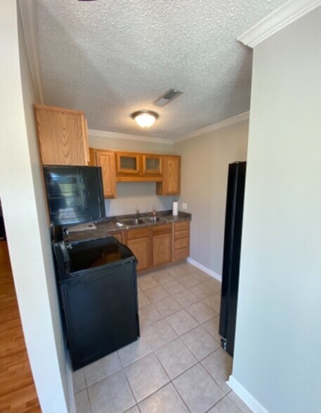 Building Photo - 7213 Bethshears Rd