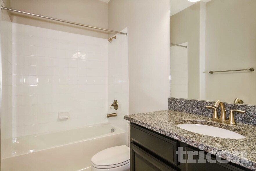 Building Photo - 9735 Ivory Dr