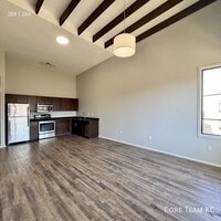 Building Photo - 3632 Gillham Rd