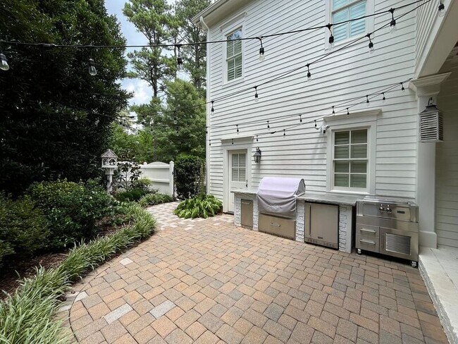 Building Photo - 535 Guilford Cir