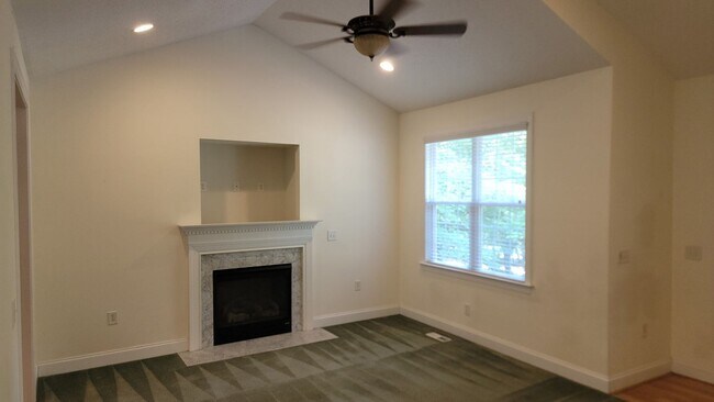 Building Photo - 1704 Irish Blvd