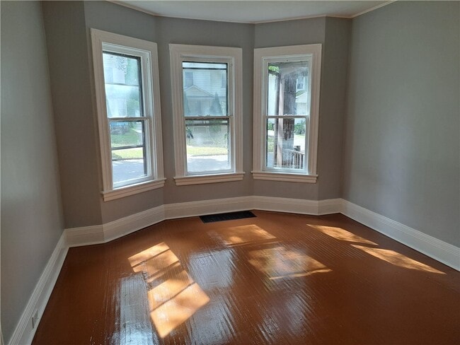 Building Photo - 306 Garson Ave