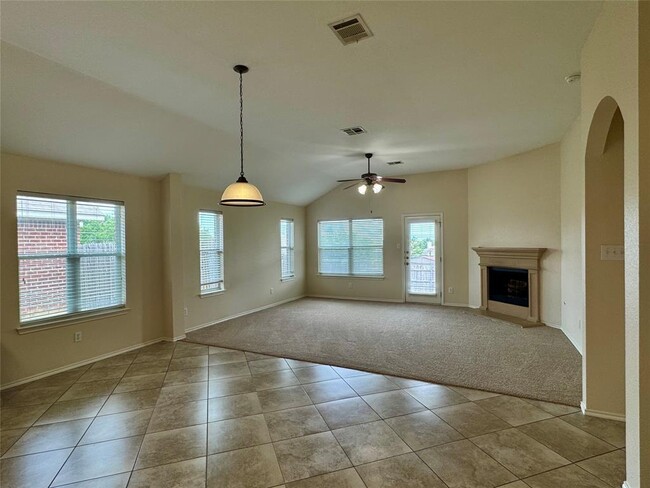Building Photo - 1692 Amberwood Loop
