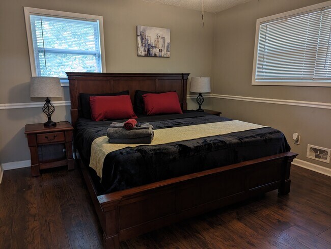 bedroom 3 (master) - 6585 Buckhurst Trl