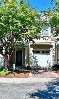 Building Photo - Adorable 3B/2.5B Unfurnished Townhome located in Twin Lakes Neighborhood!