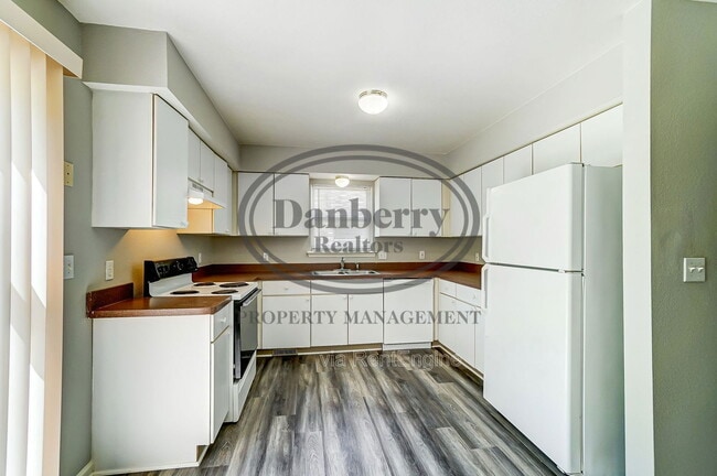 Building Photo - 3571 Turret Green Dr