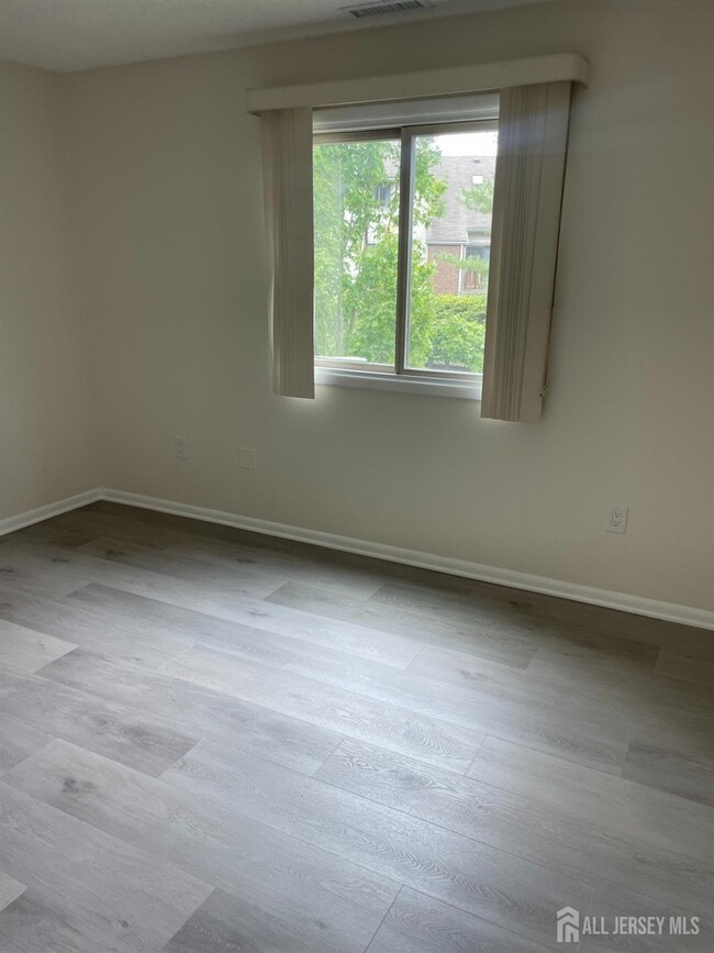 Building Photo - 414 Ravens Crest Dr
